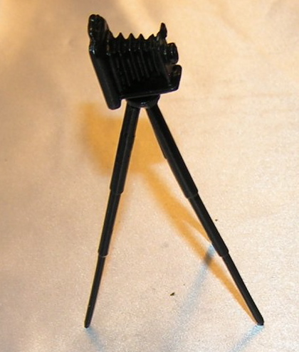 ISL2446 Portrait Camera w/ Tripod by Island Crafts