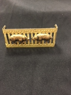 FS68 - 2 1/2" GOLD "2 PIGS"