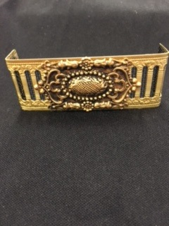 FS55 - 2 5/8" GOLD "MEDALLION"